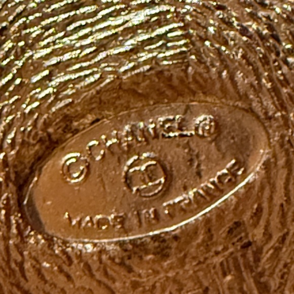 CHANEL Brooch - Picture 5 of 6